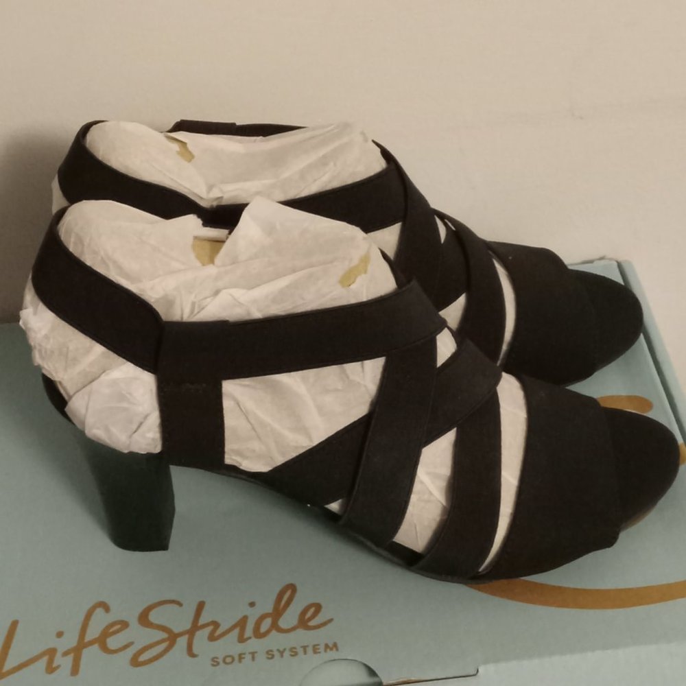 Life Stride soft system Black Charlotte heels pull on dress shoes NIB sz 6 M